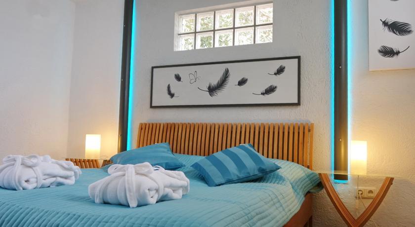 Villa de 1 dormitorio con piscina privada y vistas al mar