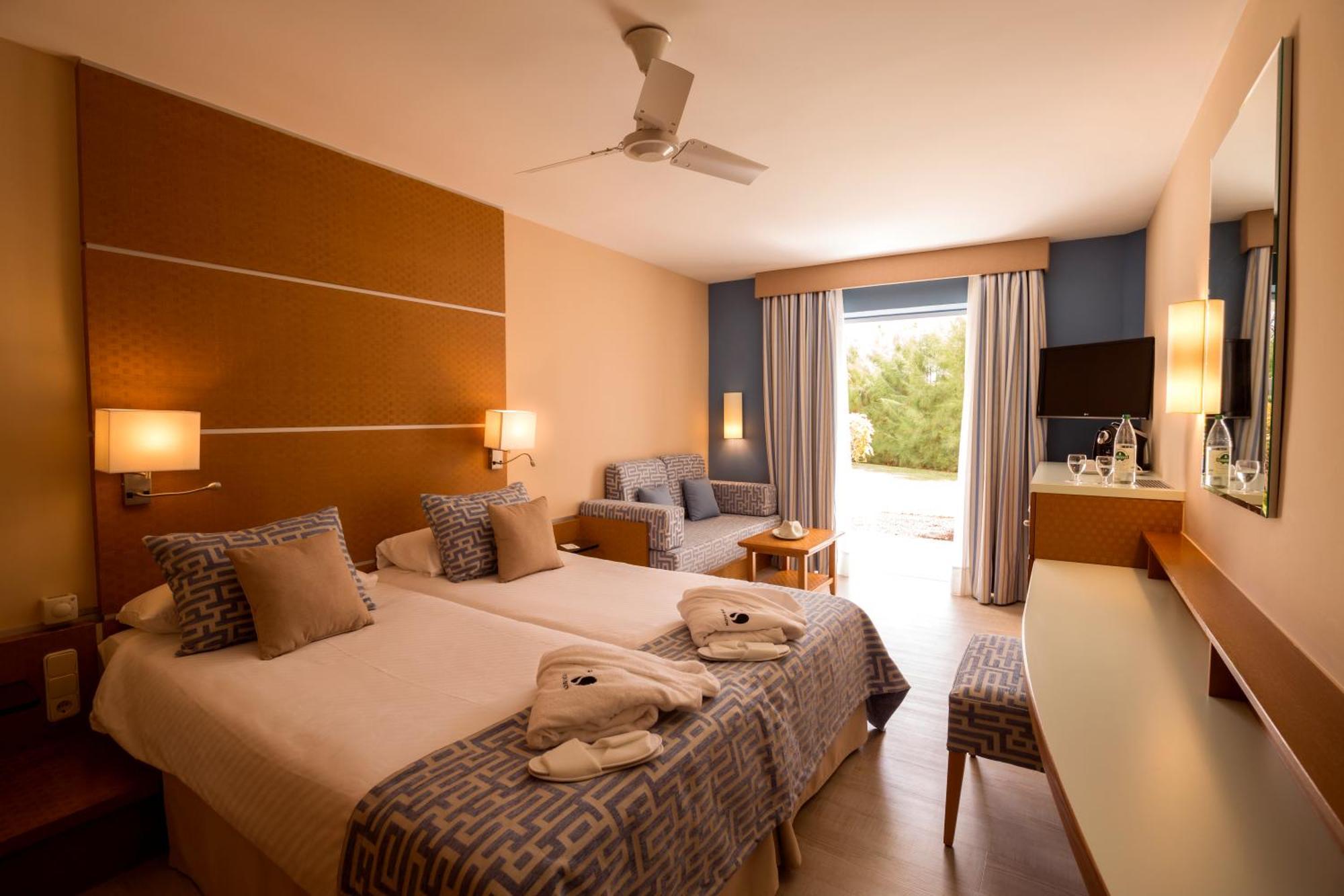 Standard Single Room,1207552345:JPEG