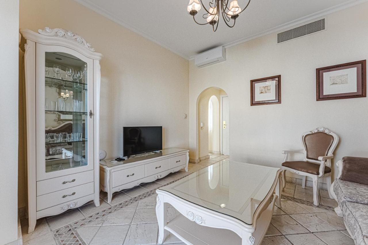 One-Bedroom Suite (2 Adults),1232320595:JPEG