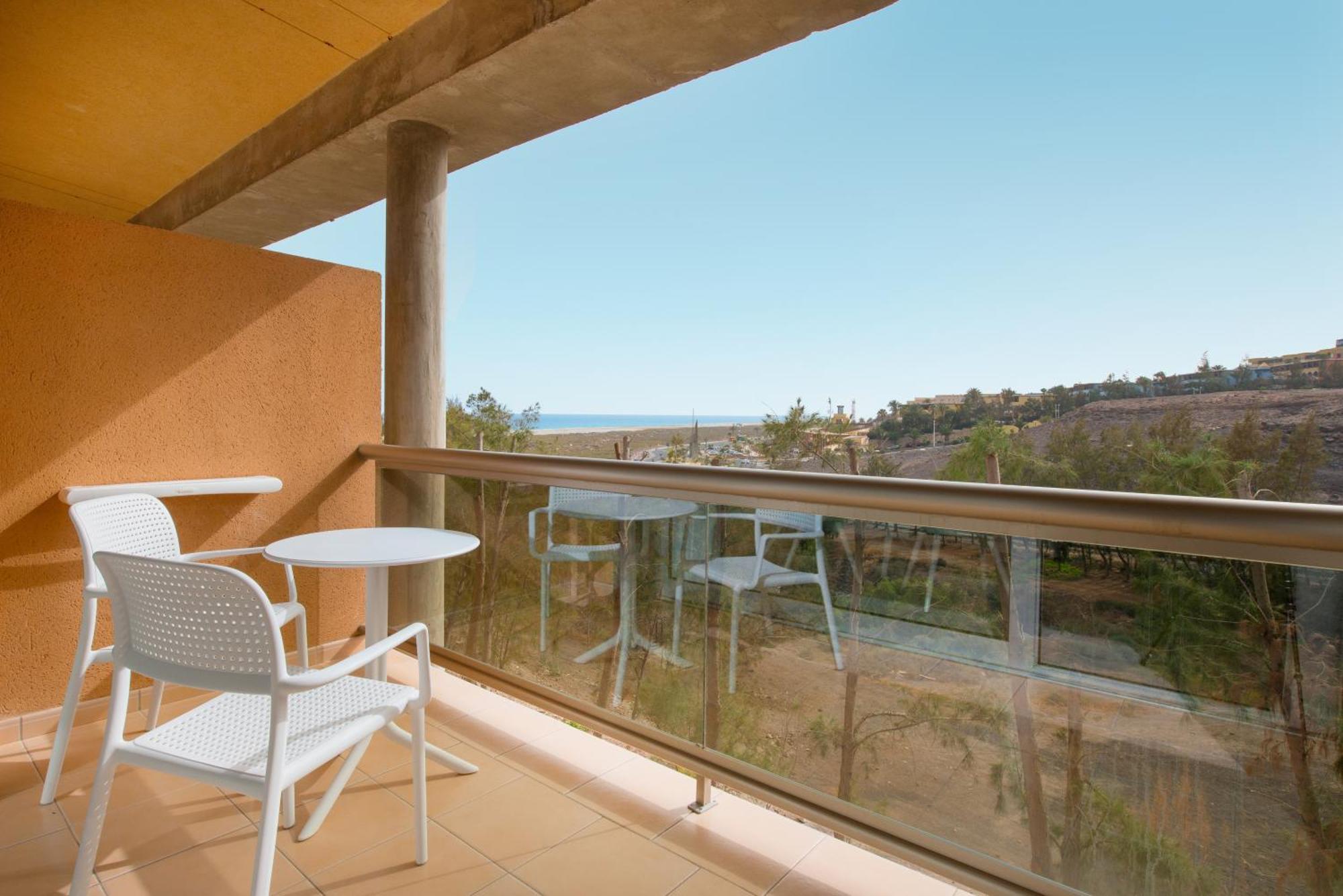 Twin Room,1739378872:JPEG