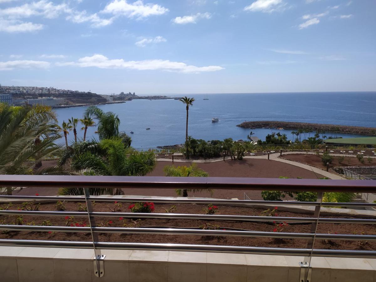 Deluxe One-Bedroom Apartment Ocean View