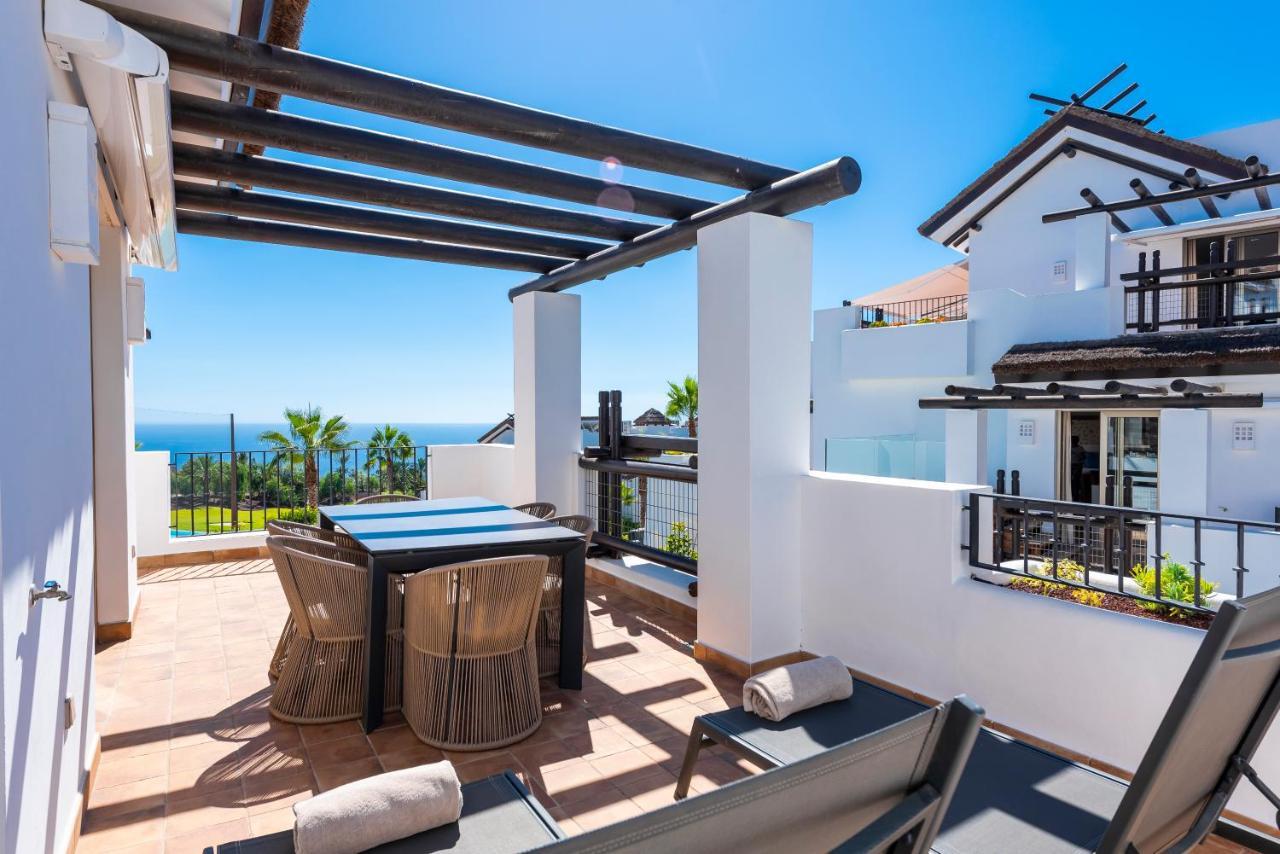 Suite de 3 dormitorios con vistas parciales al mar