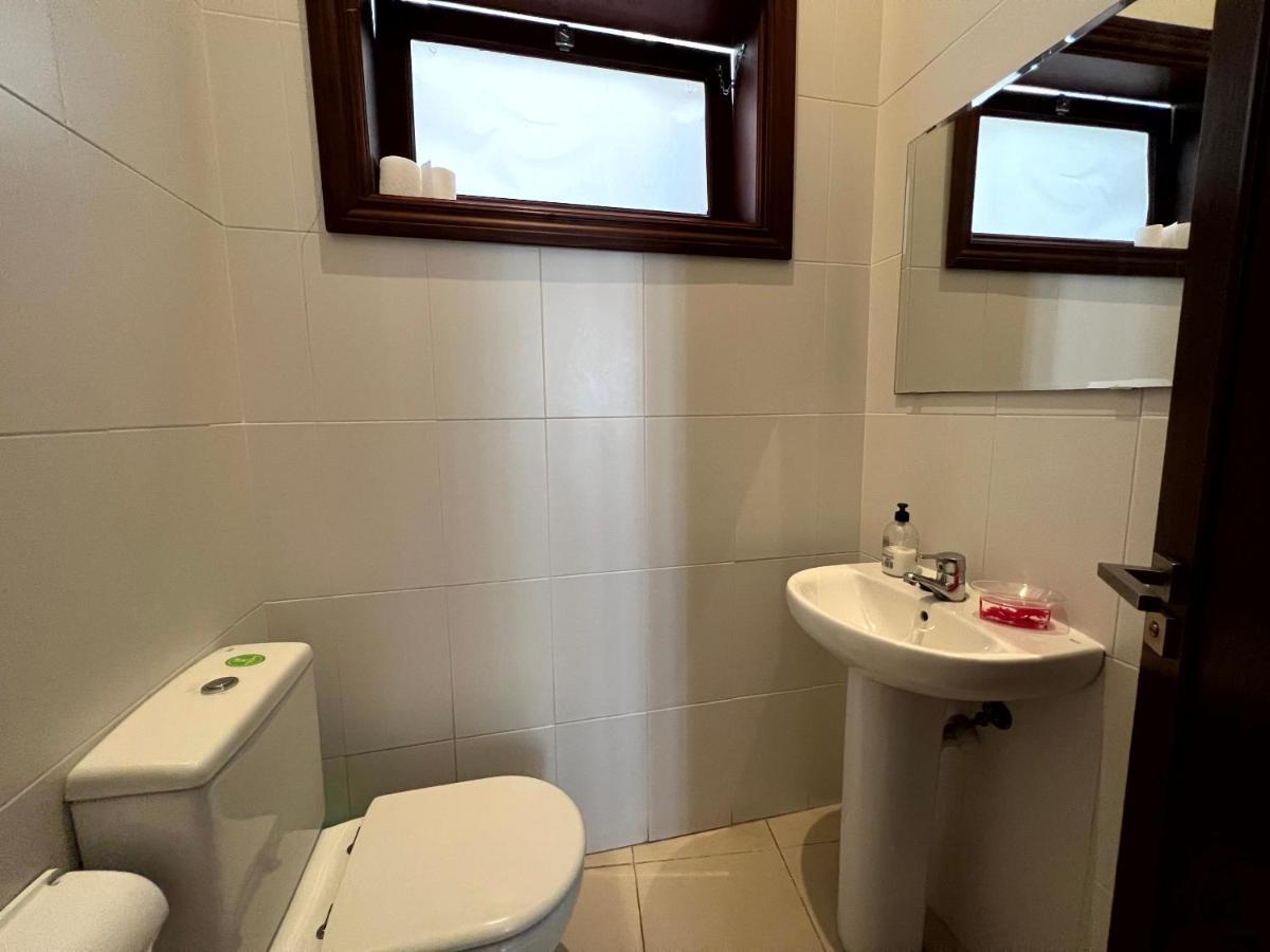 Habitación Doble con baño compartido - 2 camas