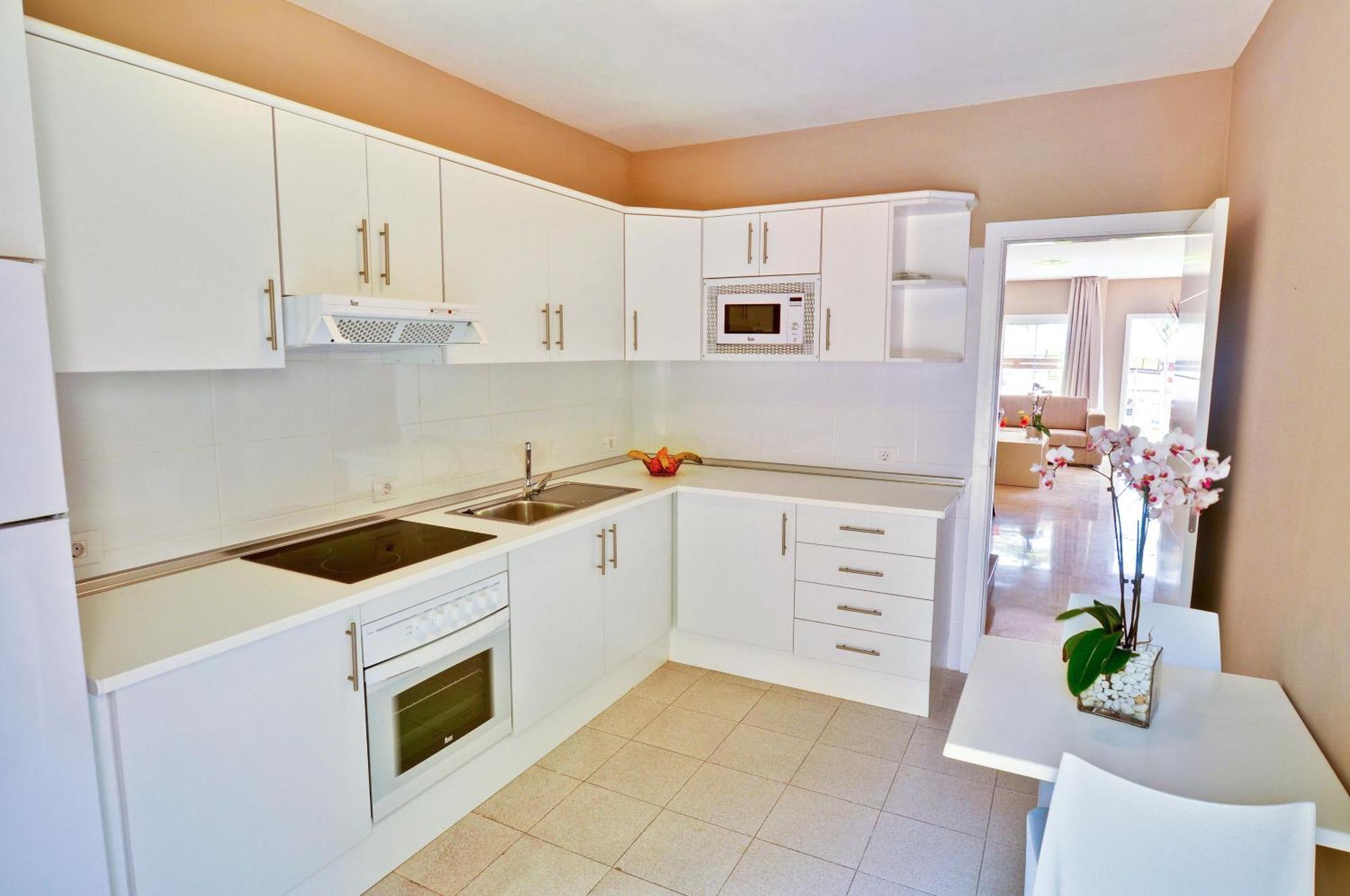 Two-Bedroom Silver Apartment without pool (6 Paxes)