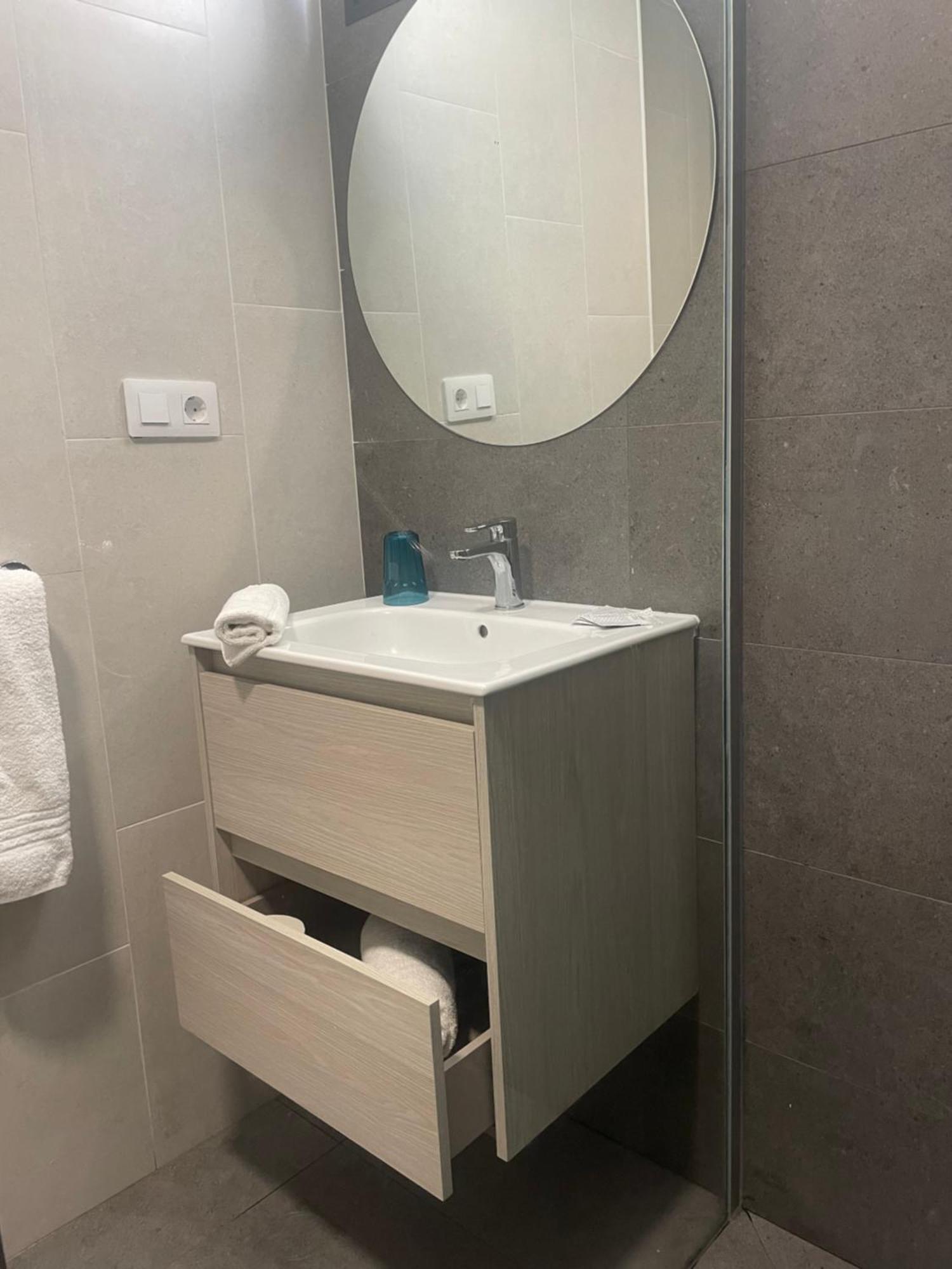 Studio Apartment,1583129247:JPEG