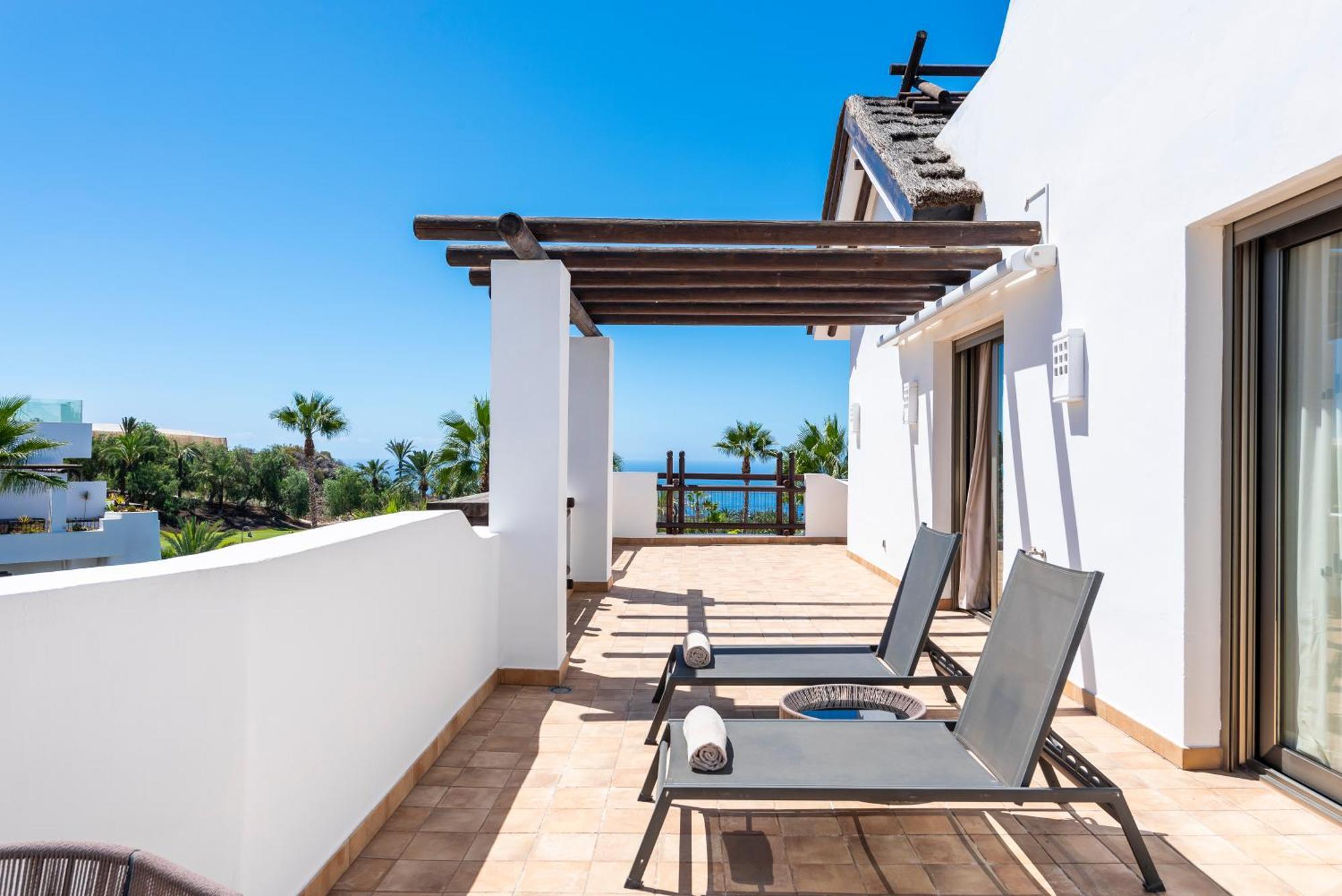 Two-Bedroom Suite Sea View