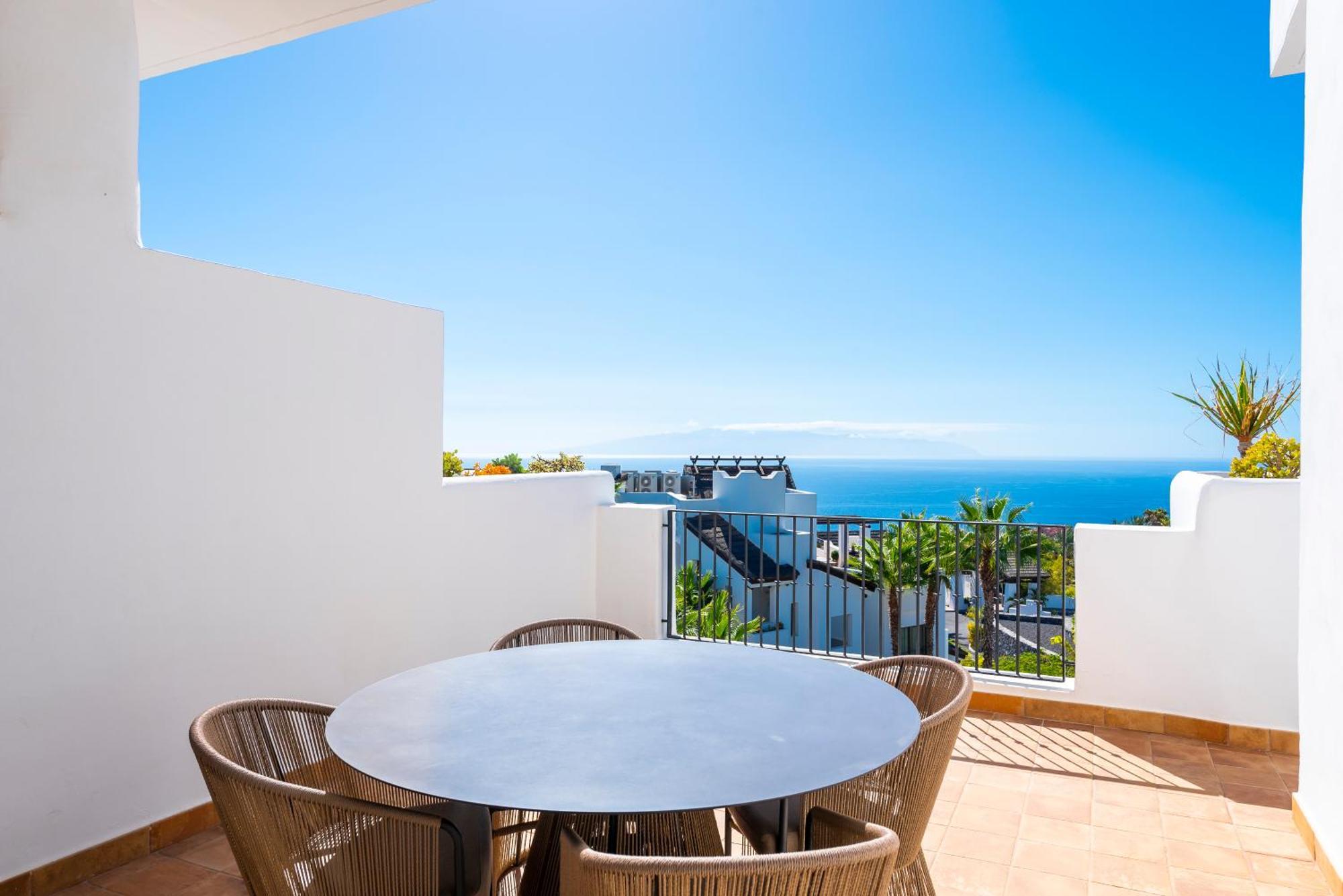 One-Bedroom Suite Partial Sea View