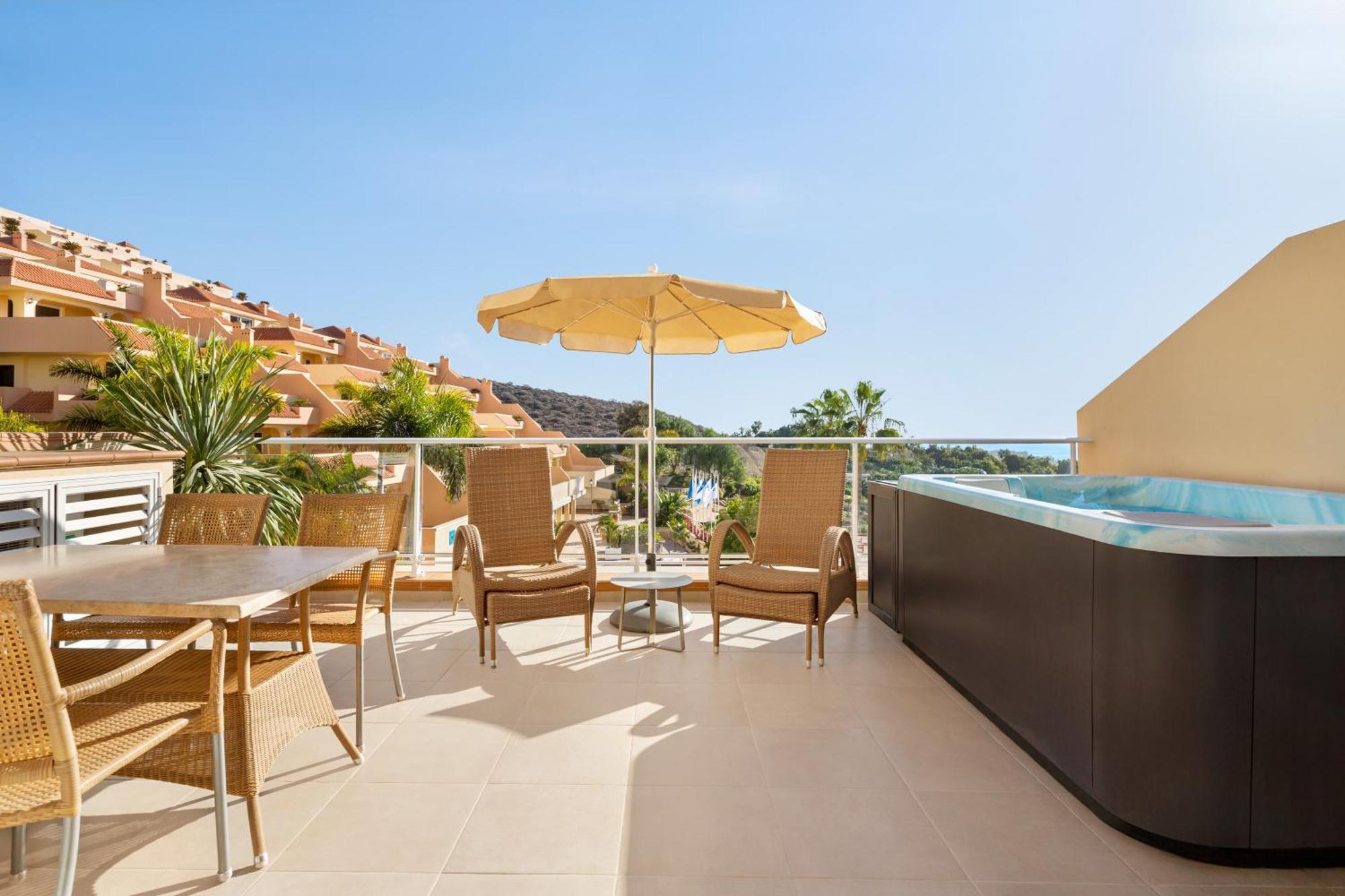 Appartement 2 Chambres Supérieur avec Bain à Remous - Vue sur Océan