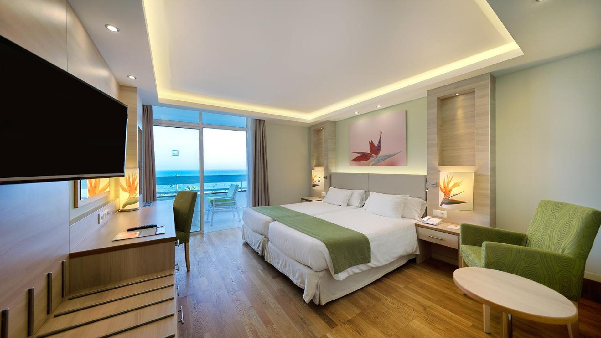 Habitación Doble con balcón y vistas al mar