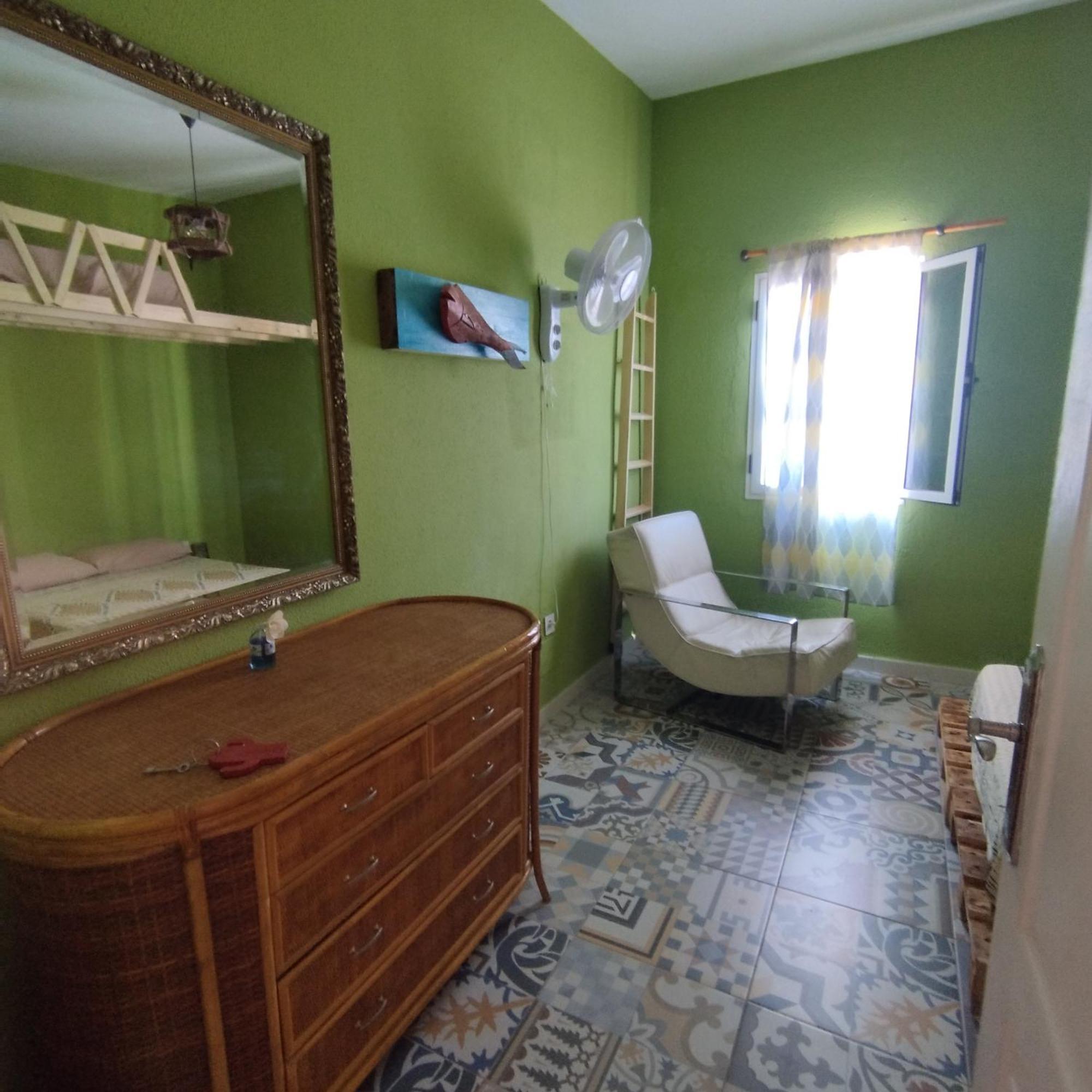 Basic Dreibettzimmer mit Gemeinschaftsbad