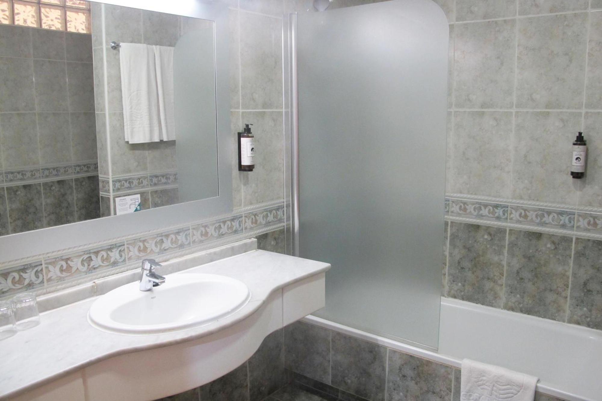 Two-Bedroom Apartment (4 Adults),1612957192:JPEG