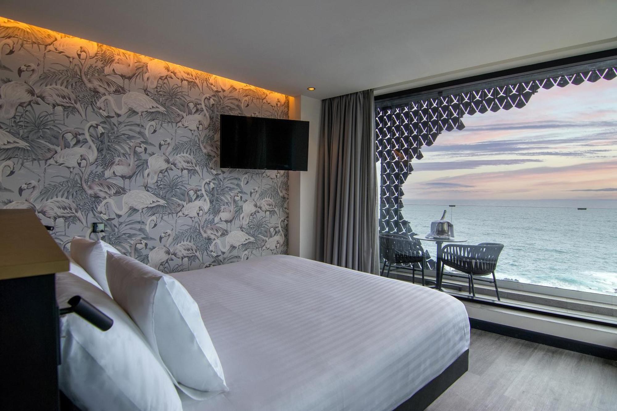 Habitación Silken Club con vistas al mar y acceso al spa de 1 día