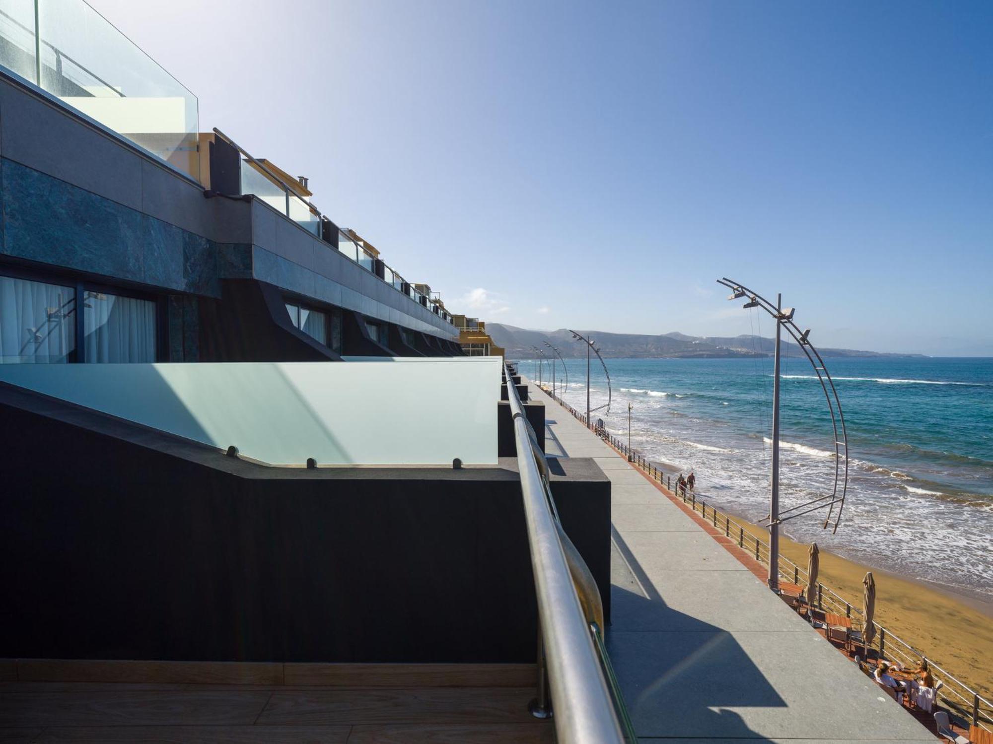 Deluxe Double Room with Balcony and Sea View