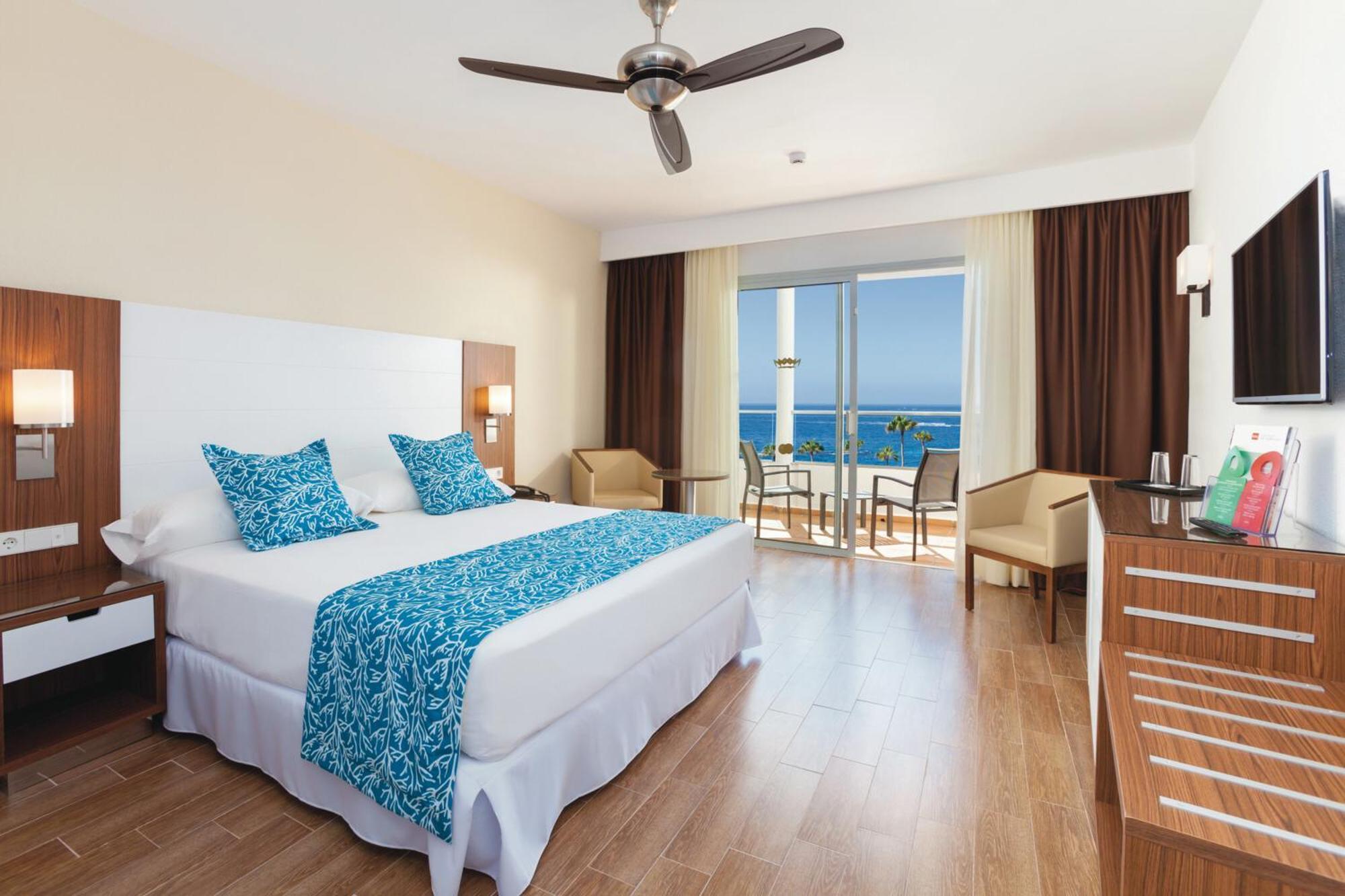 Chambre Double - Vue sur Piscine