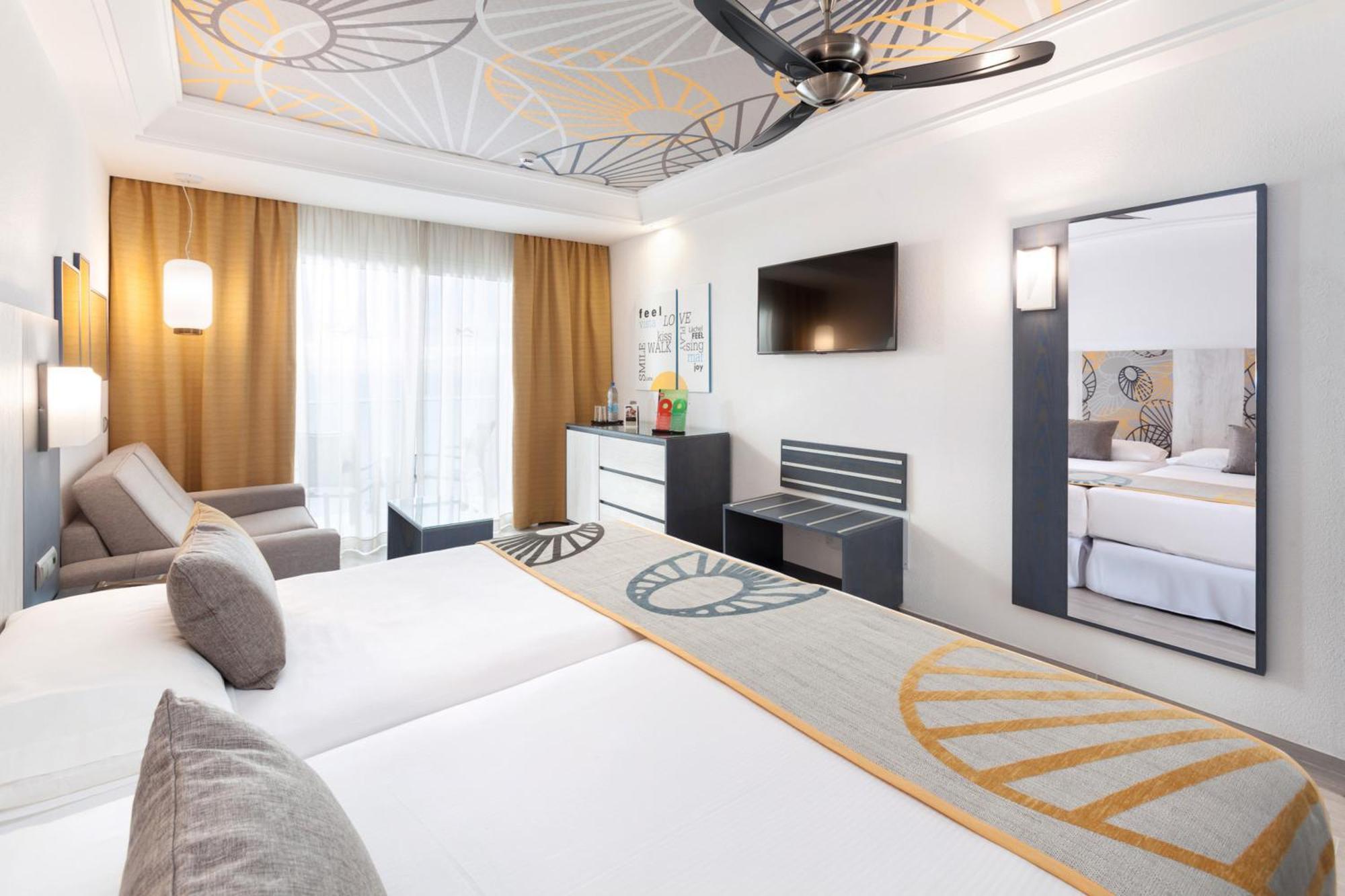 Doppelzimmer mit Meerblick und Schlafsofa
