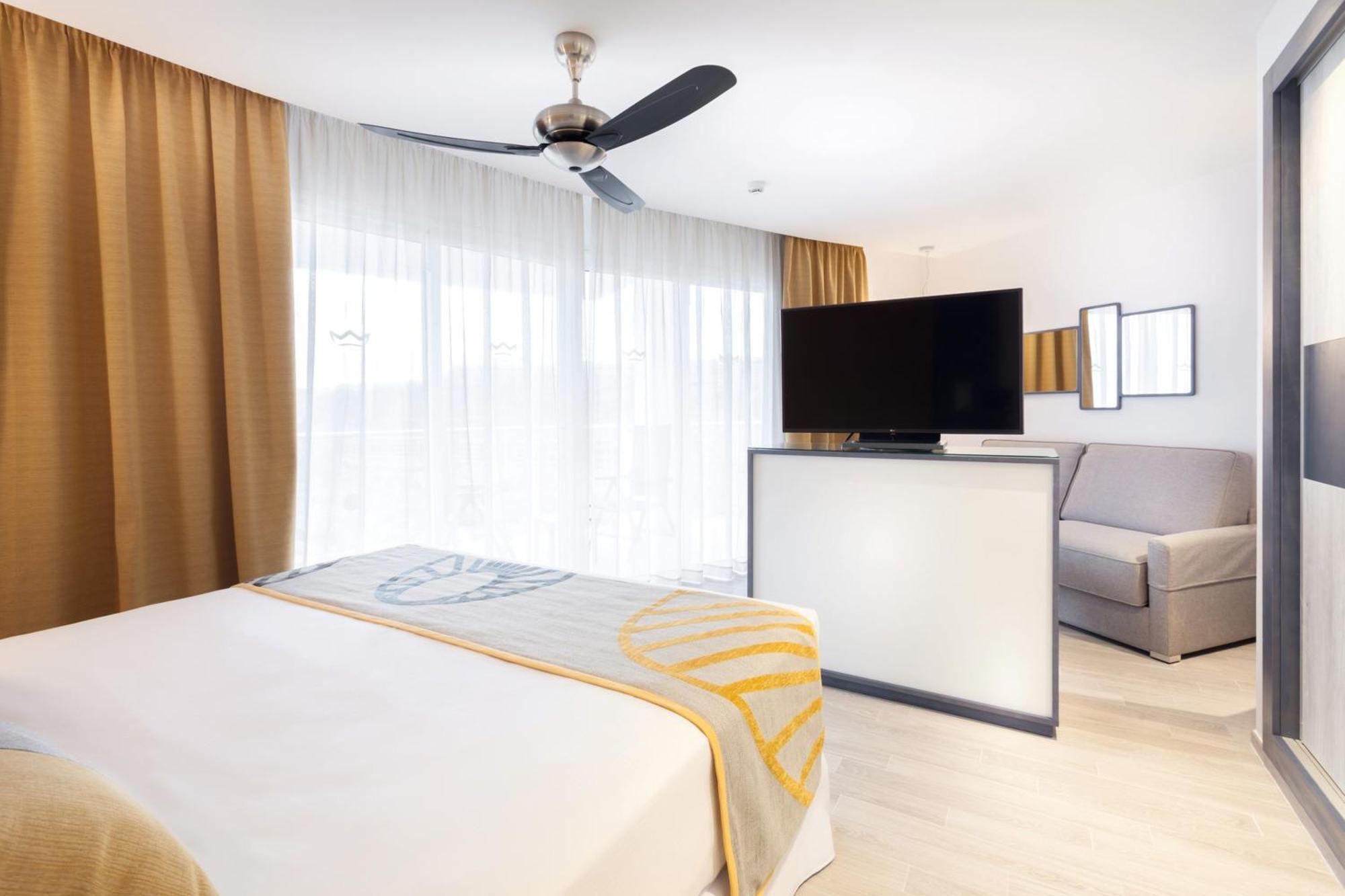 Junior Suite mit großem Balkon und Meerblick