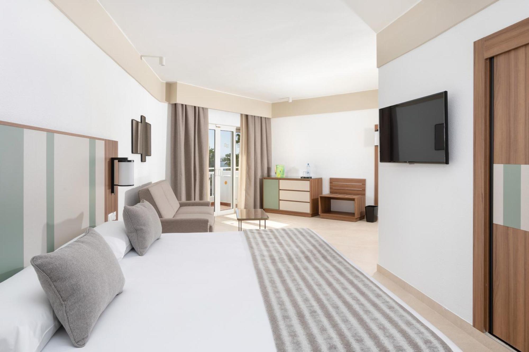 Suite with Garden View