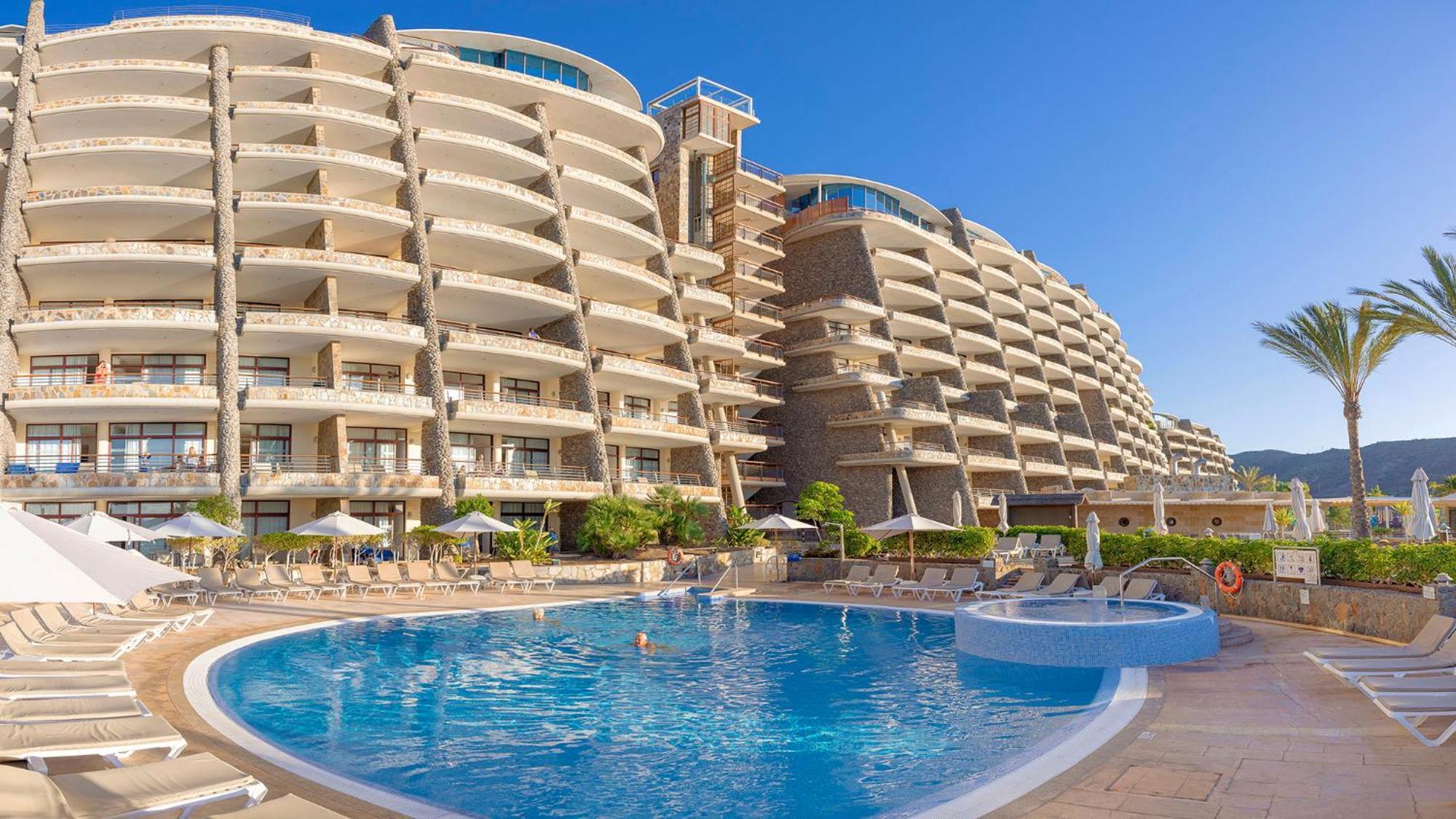 Deluxe One-Bedroom Apartment Ocean View