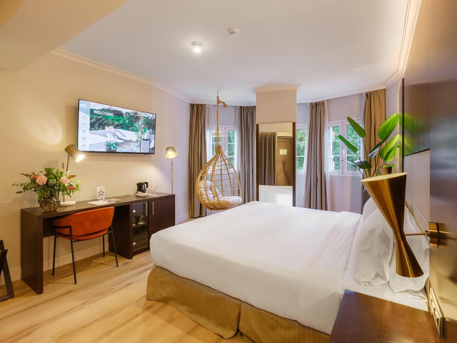 Premium Double Room Park View