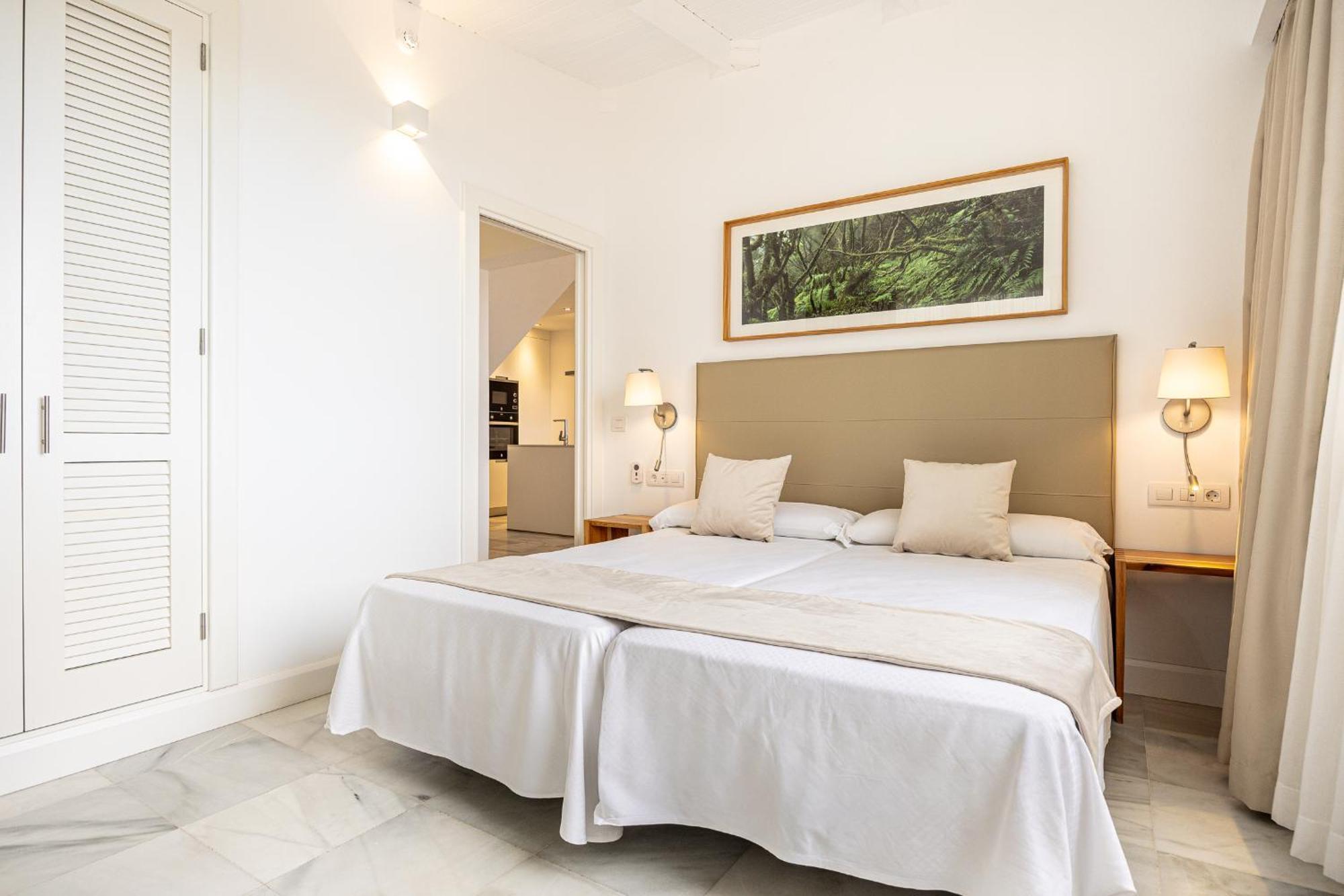 Three-Bedroom Superior Apartment Ocean View