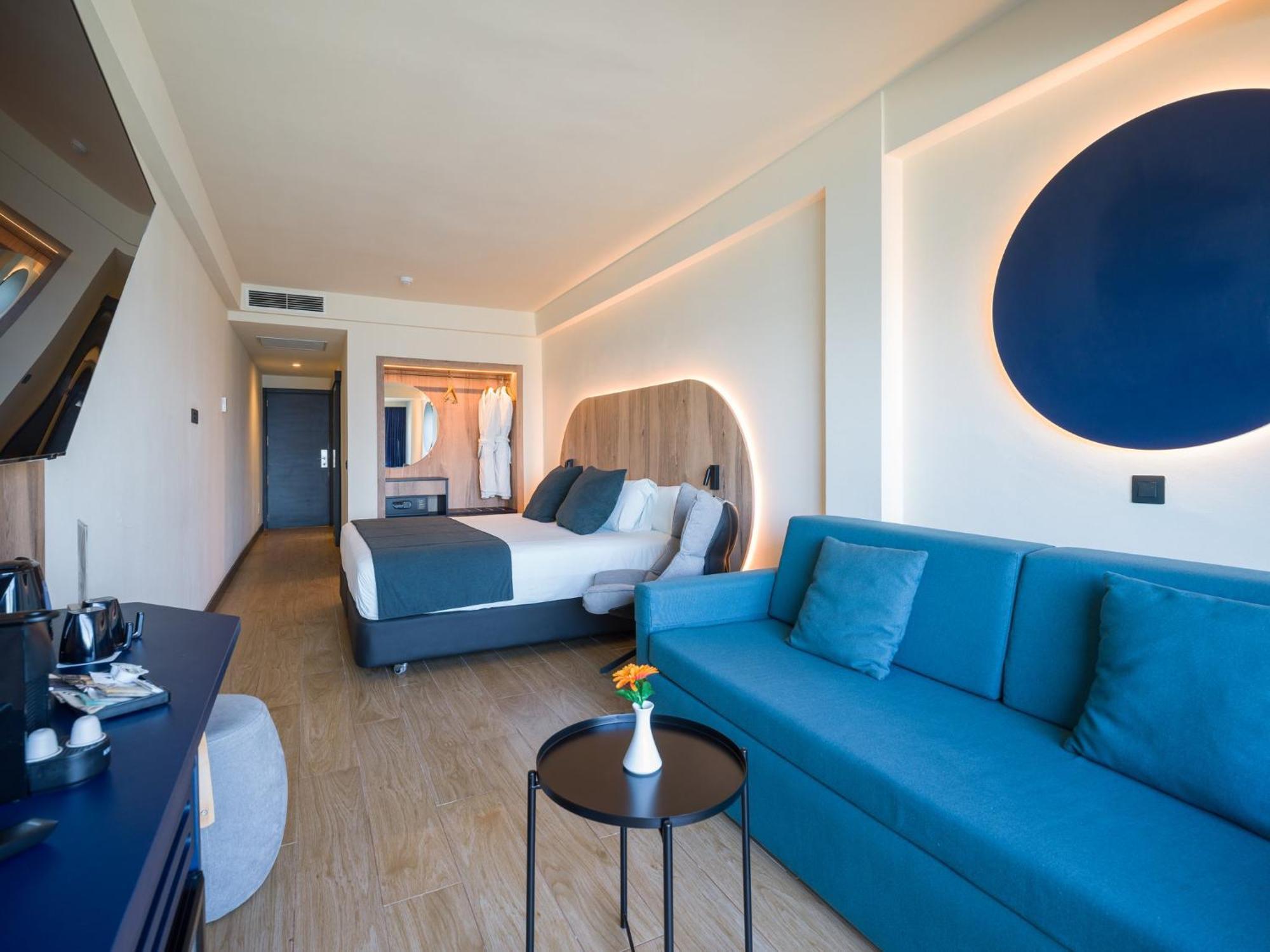 Family Room with Sea View