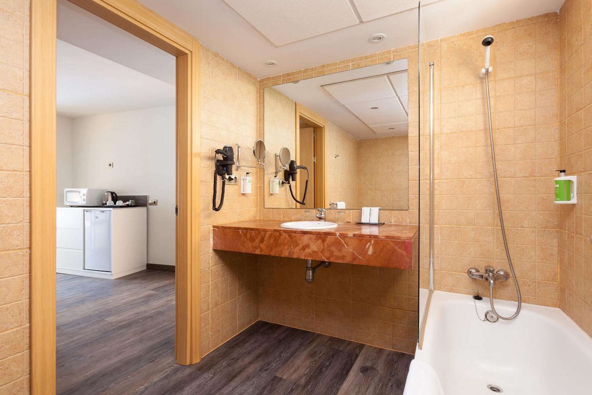Habitación Familiar (2 adultos y 2 niños)