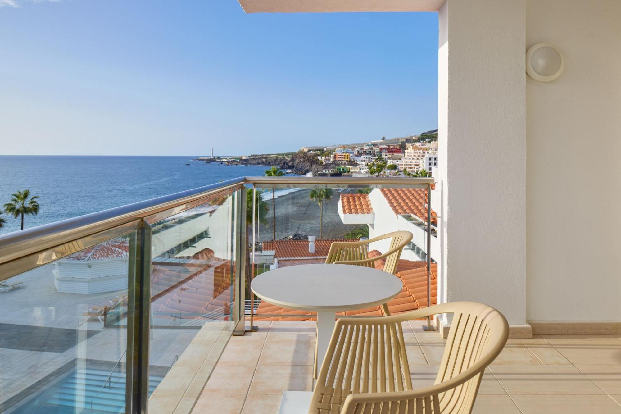Apartamento con vistas laterales al mar