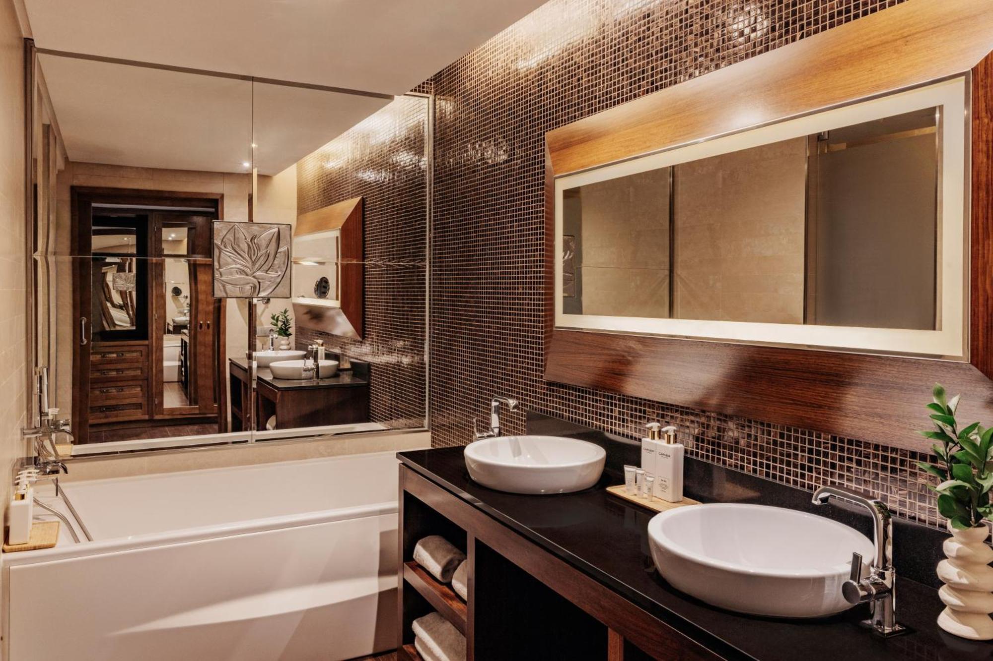 Red Level Junior Suite Front Ocean View