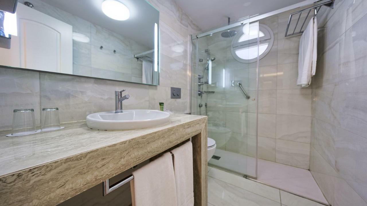Suite con vistas a la piscina