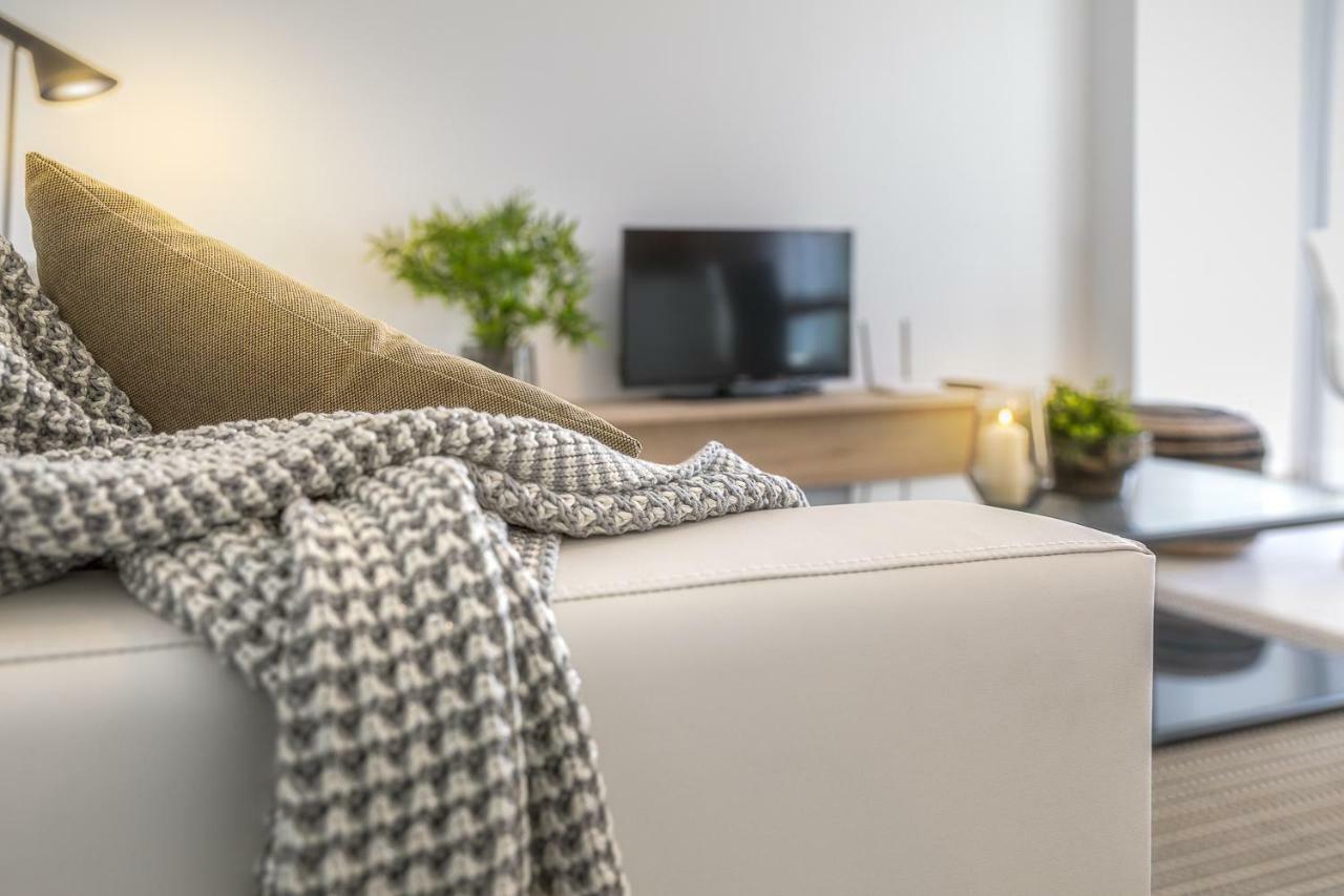 Two-Bedroom Apartment,863049902:JPEG