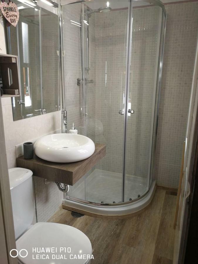 Double Room with Private Bathroom,1289394787:JPEG