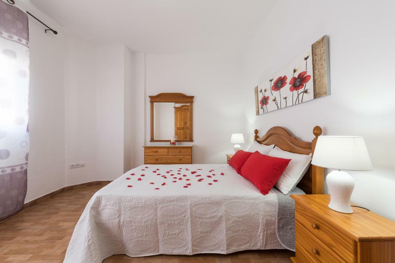 Three-Bedroom Apartment,870550496:JPEG