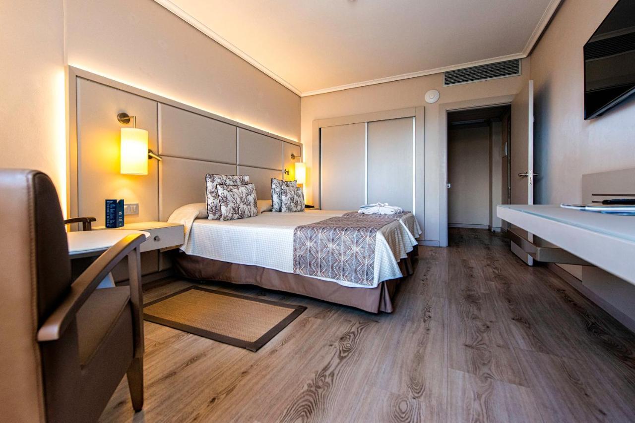 Double Room with Sea View and / or pool view (3 Adults)
