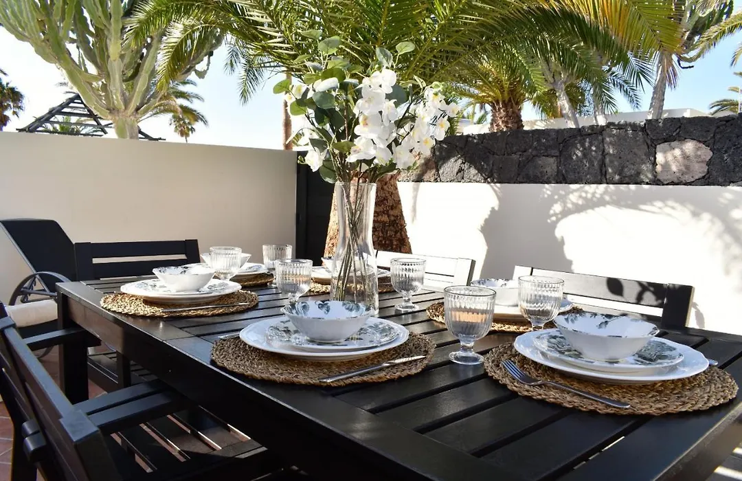 Sunny Bungalow In Front Of The Sea 3 Bedrooms-1