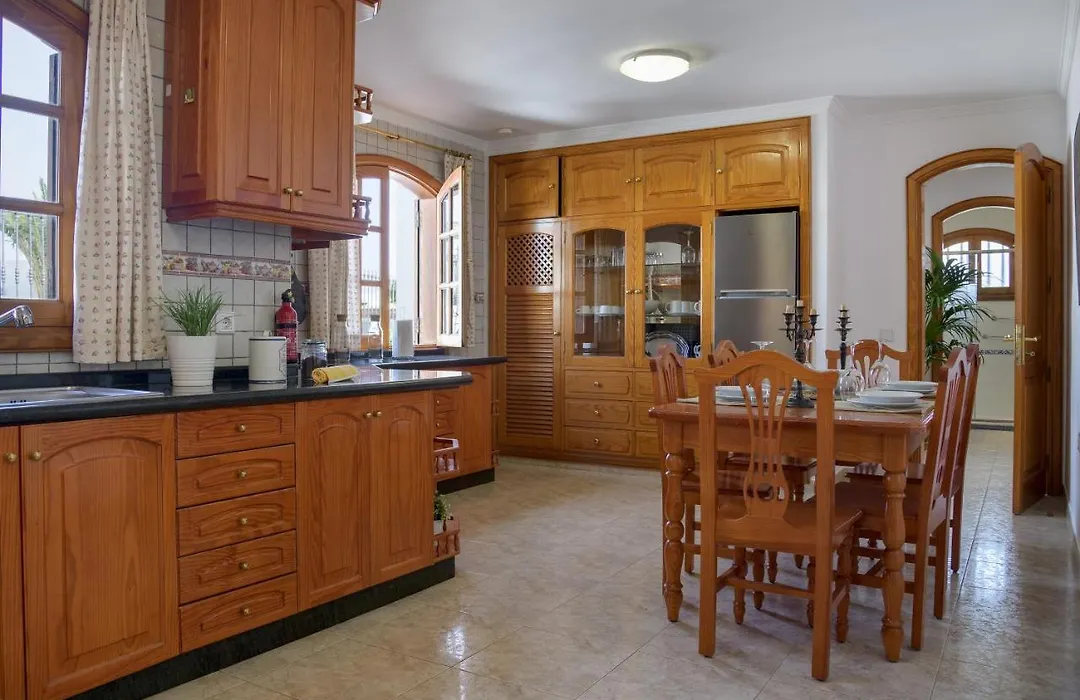 Alizuth Villa-1