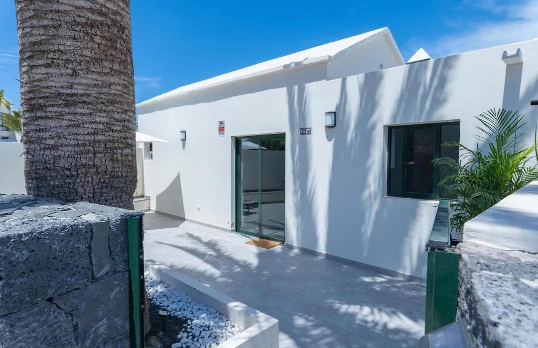 Casa A Primera Linea De Mar-1