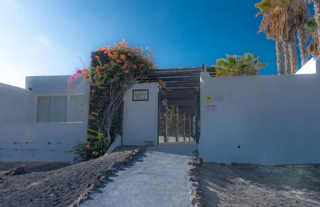 Comfortable Houses Playa Roca Beachfront Access-1