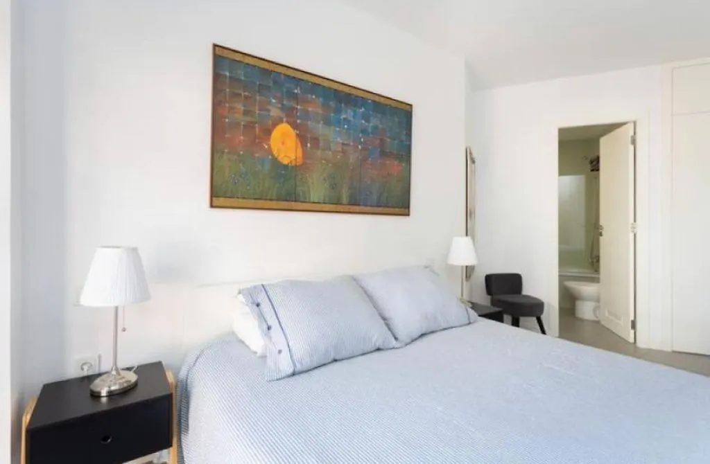 Modern Seafront Flat With A Private Garage-1