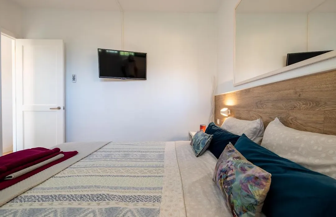 Trendy, Very Well Located Apartment-1
