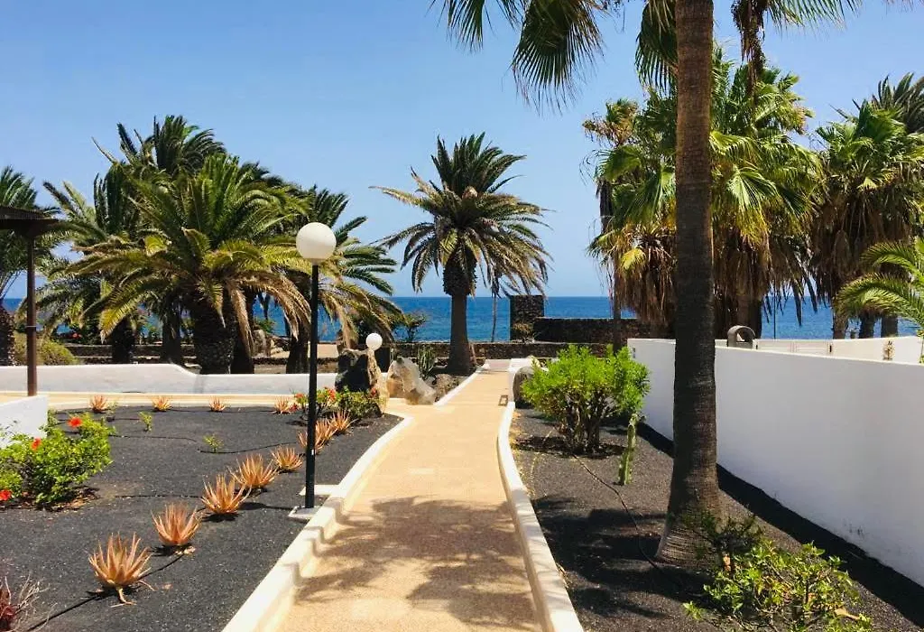 Trinity House En Playa Bastian-1