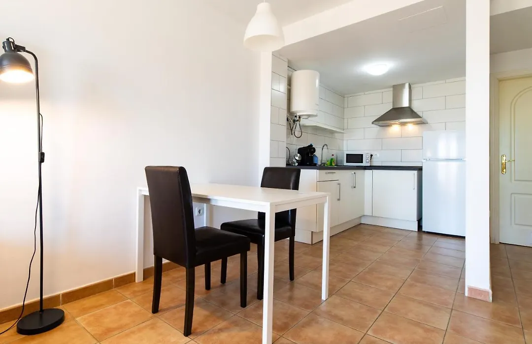 Uptown Urban Apartments (Adults Only)-1