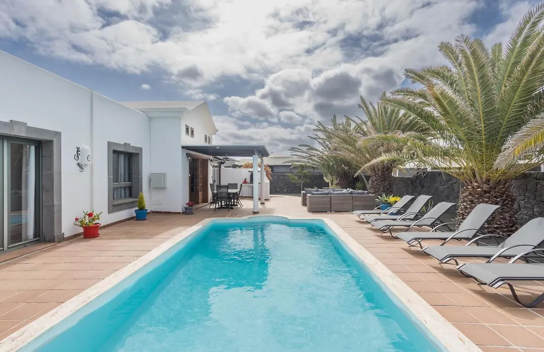 Lightbooking Villa Gisher Lanzarote-1