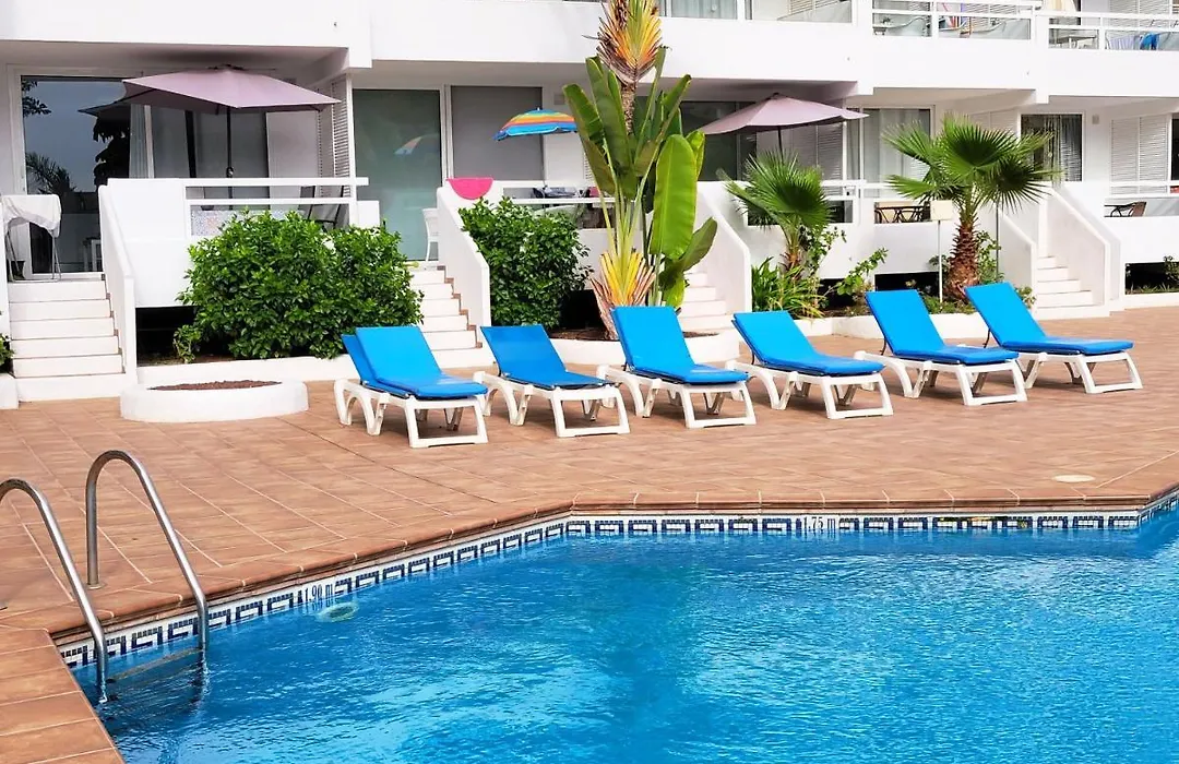 Modern Pool Front Apartment In Las Americas-1
