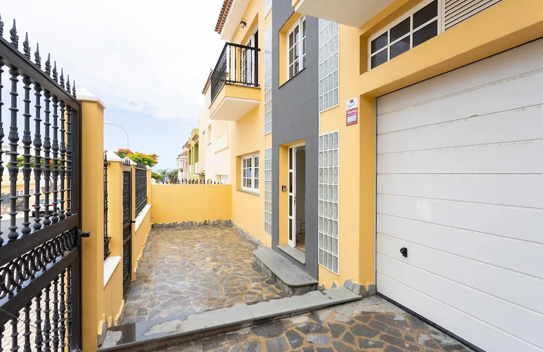 Casa Totalmente Renovada en Zona muy Tranquila!!! Vistas al Mar y Montaña-1