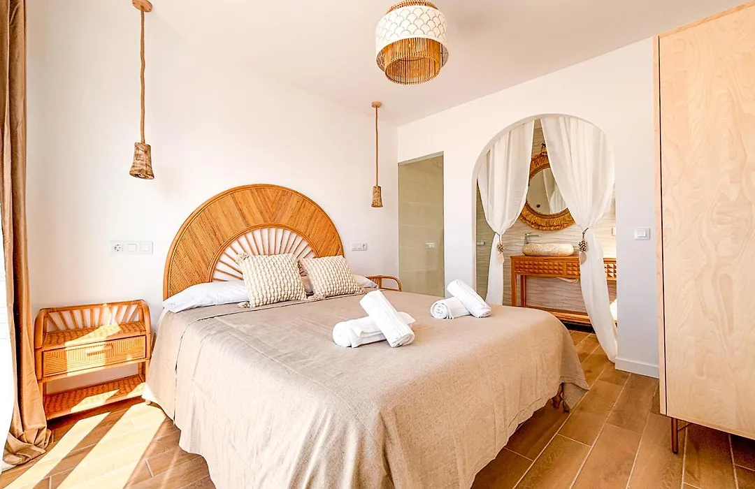 Chakra House Fuerteventura - Private Rooms In A Shared Boutique Guesthouse-1