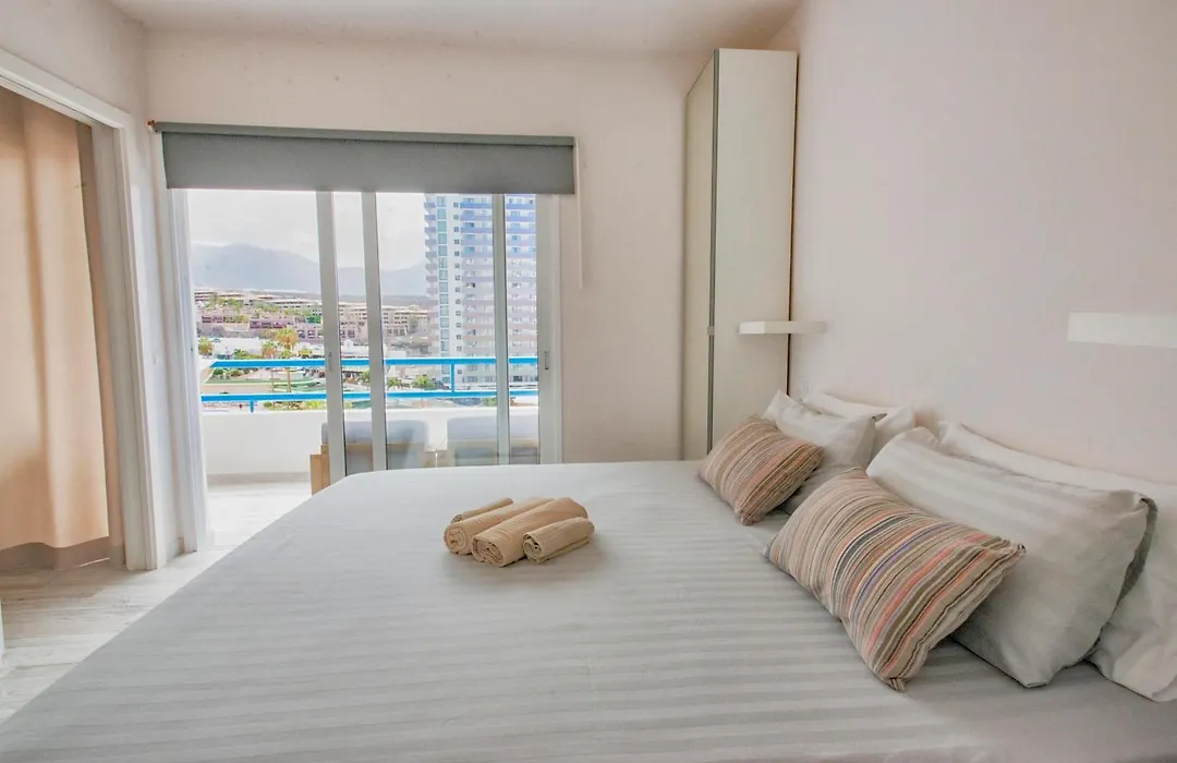 Paraiso Del Sur 2-Bedroom Luxury Suite, Sea & Mountain Views-1