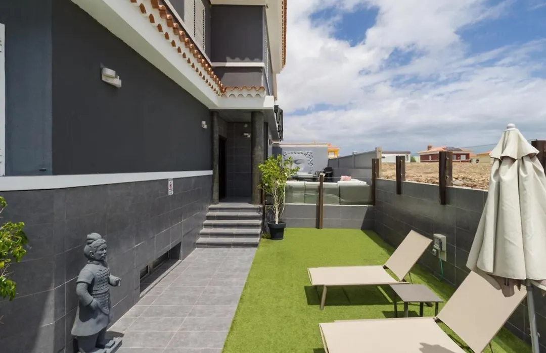 Entire Home Meloneras Bbq, Poolgolf-1