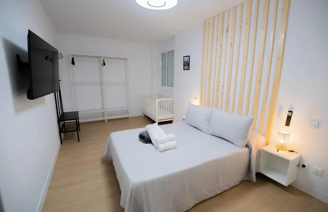 AR Home - Apartamento de 3 dormitorios con ascensor en Las Huesas, Telde-1
