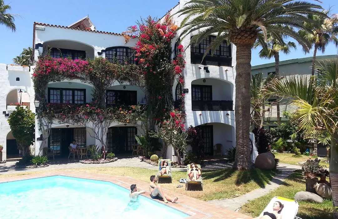 Apartamentos El Chaparral-1