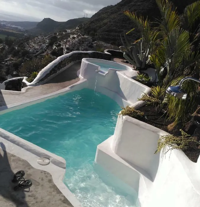 Vilna House With Private Pool, Jacuzzi And Garden -Optional Pool And Jacuzzi Heating-1
